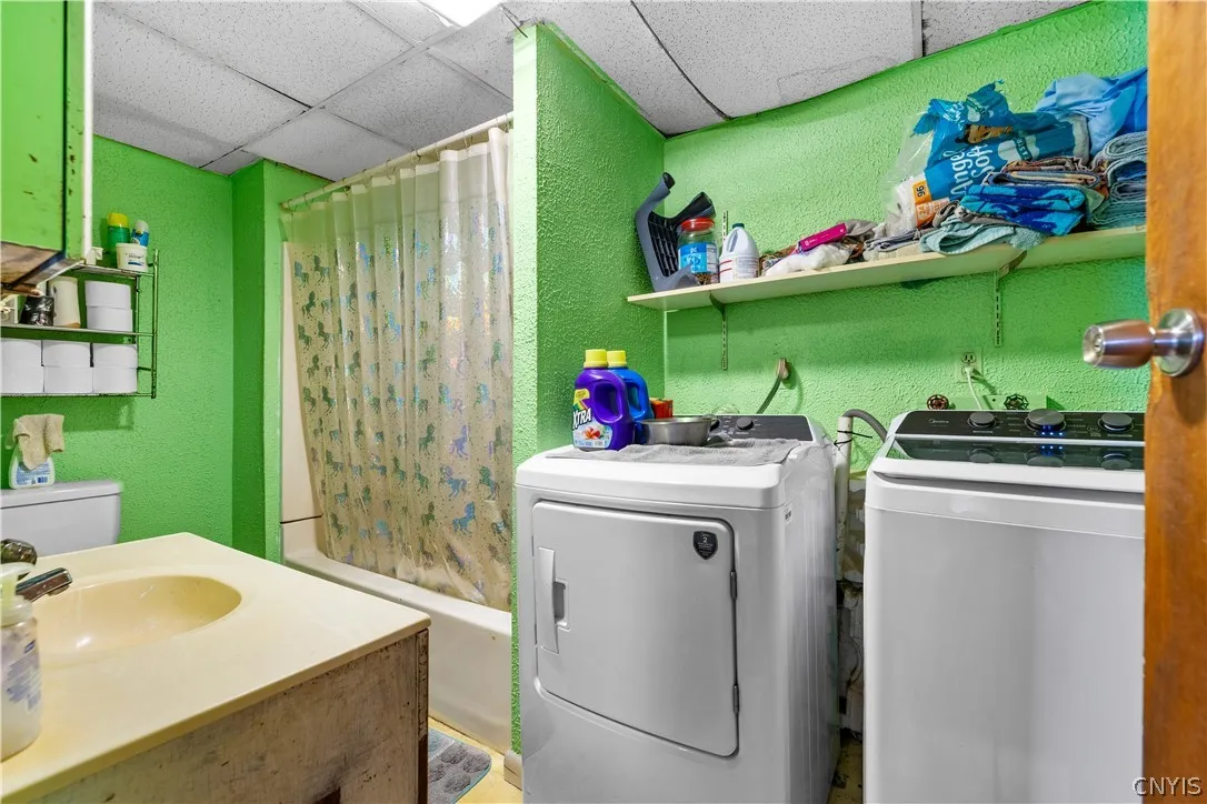 209 Lawrence Street, Rome, New York 13440, Rome, New York 13440, 5 Bedroom Bedrooms, ,2 BathroomBathrooms,Residential,For Sale,209 Lawrence Street, Rome, New York 13440,0,S1724667