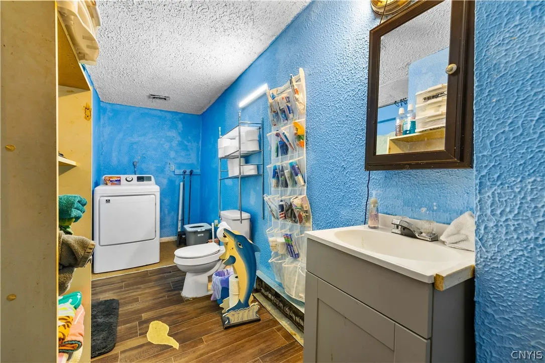 209 Lawrence Street, Rome, New York 13440, Rome, New York 13440, 5 Bedroom Bedrooms, ,2 BathroomBathrooms,Residential,For Sale,209 Lawrence Street, Rome, New York 13440,0,S1724667