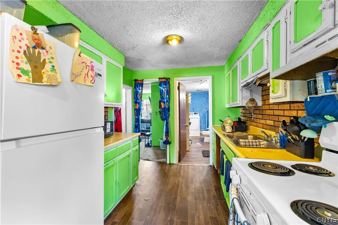 209 Lawrence Street, Rome, New York 13440, Rome, New York 13440, 5 Bedroom Bedrooms, ,2 BathroomBathrooms,Residential,For Sale,209 Lawrence Street, Rome, New York 13440,0,S1724667