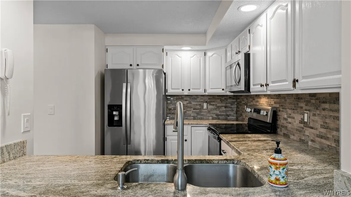 8 Northwood Drive, Lancaster, New York 14043, Lancaster, New York 14043, 2 Bedroom Bedrooms, 6 Room Rooms,1 BathroomBathrooms,Residential,For Sale,8 Northwood Drive, Lancaster, New York 14043,0,B1725549