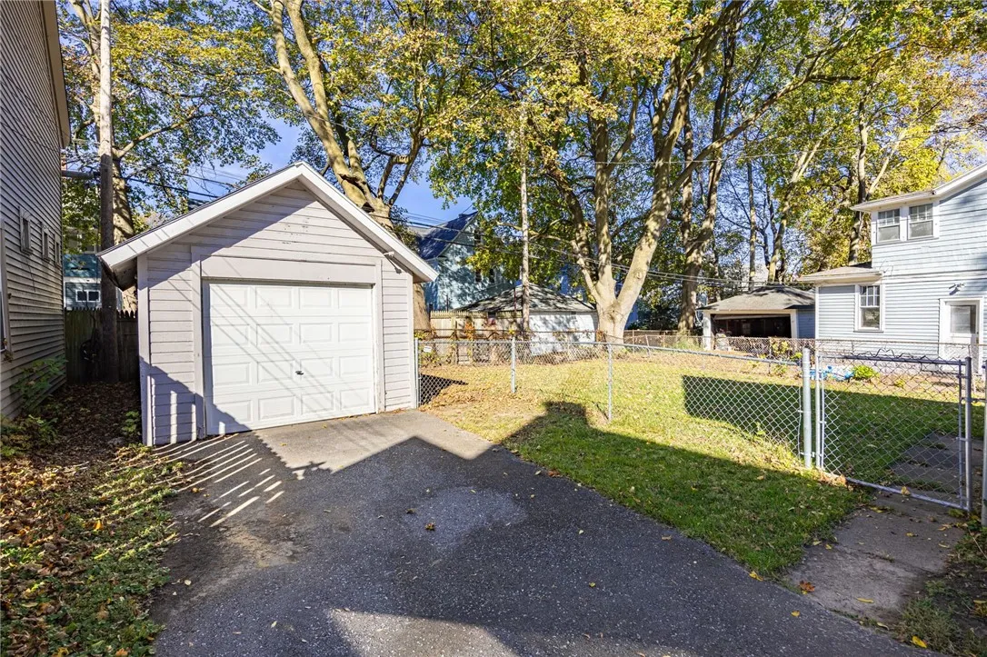 39 Culver Road, Rochester, New York 14620, Rochester, New York 14620, 3 Bedroom Bedrooms, 6 Room Rooms,2 BathroomBathrooms,Residential,For Sale,39 Culver Road, Rochester, New York 14620,0,R1725276