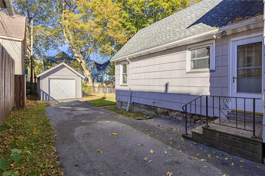 39 Culver Road, Rochester, New York 14620, Rochester, New York 14620, 3 Bedroom Bedrooms, 6 Room Rooms,2 BathroomBathrooms,Residential,For Sale,39 Culver Road, Rochester, New York 14620,0,R1725276
