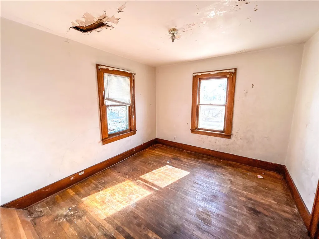 176 Michigan Street, Rochester, New York 14606, Rochester, New York 14606, 5 Bedroom Bedrooms, 8 Room Rooms,2 BathroomBathrooms,Residential,For Sale,176 Michigan Street, Rochester, New York 14606,0,R1725399