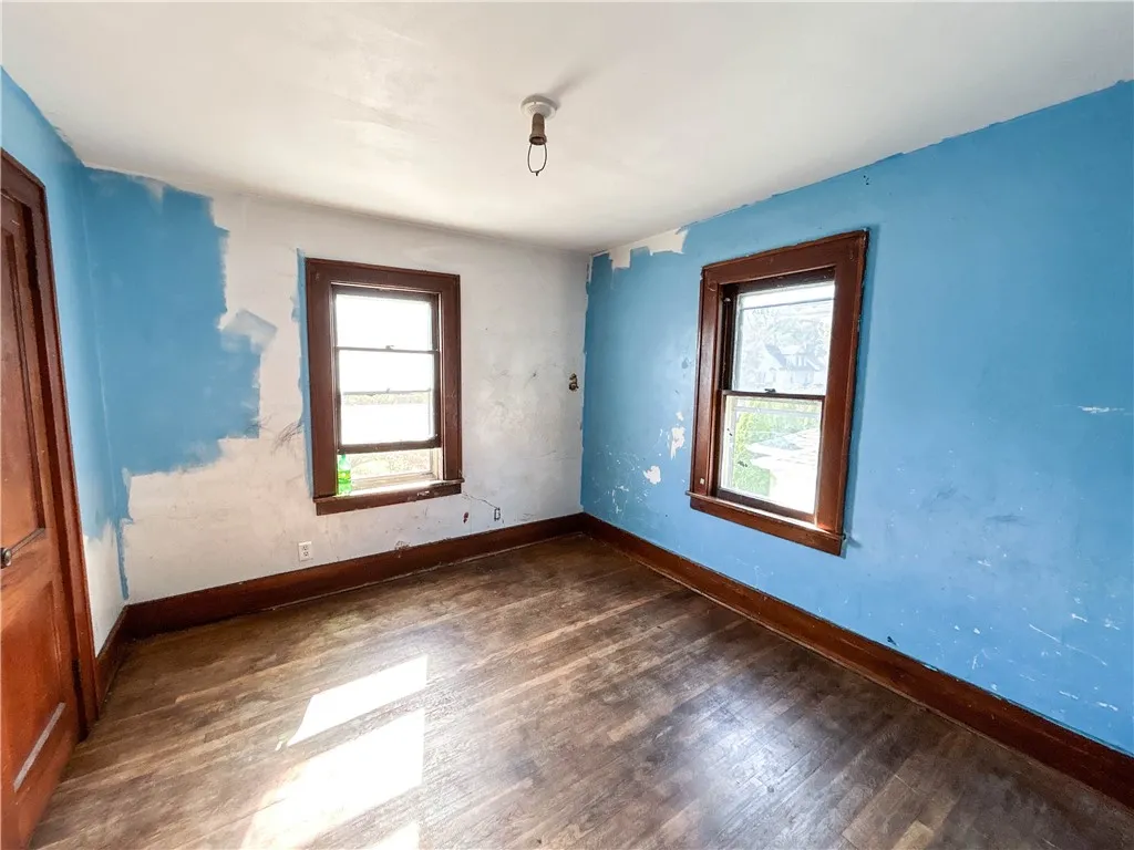 176 Michigan Street, Rochester, New York 14606, Rochester, New York 14606, 5 Bedroom Bedrooms, 8 Room Rooms,2 BathroomBathrooms,Residential,For Sale,176 Michigan Street, Rochester, New York 14606,0,R1725399