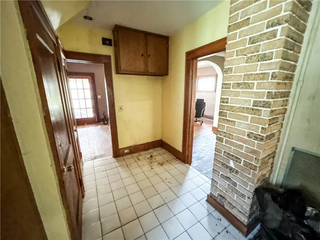 176 Michigan Street, Rochester, New York 14606, Rochester, New York 14606, 5 Bedroom Bedrooms, 8 Room Rooms,2 BathroomBathrooms,Residential,For Sale,176 Michigan Street, Rochester, New York 14606,0,R1725399