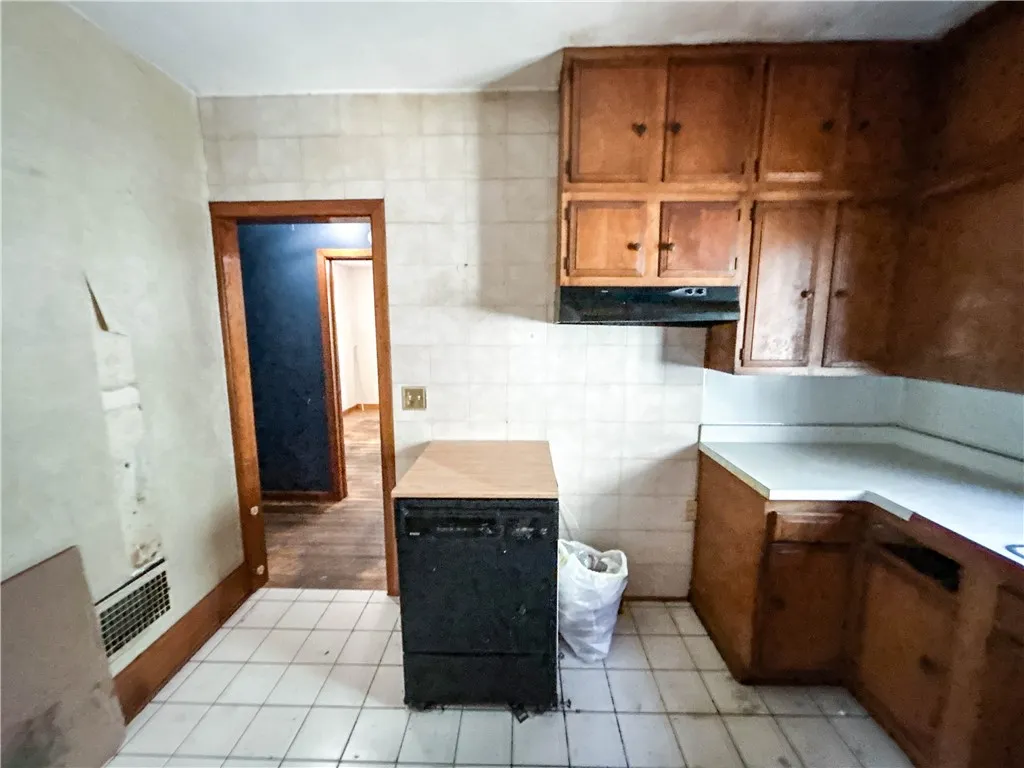176 Michigan Street, Rochester, New York 14606, Rochester, New York 14606, 5 Bedroom Bedrooms, 8 Room Rooms,2 BathroomBathrooms,Residential,For Sale,176 Michigan Street, Rochester, New York 14606,0,R1725399