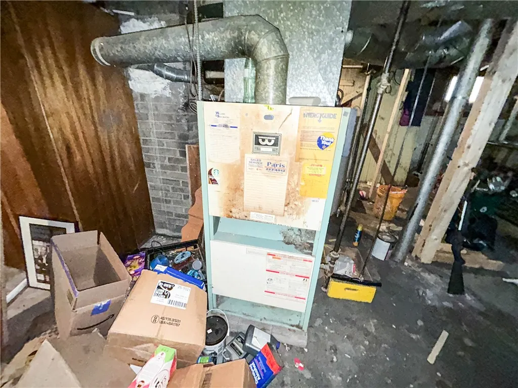 176 Michigan Street, Rochester, New York 14606, Rochester, New York 14606, 5 Bedroom Bedrooms, 8 Room Rooms,2 BathroomBathrooms,Residential,For Sale,176 Michigan Street, Rochester, New York 14606,0,R1725399