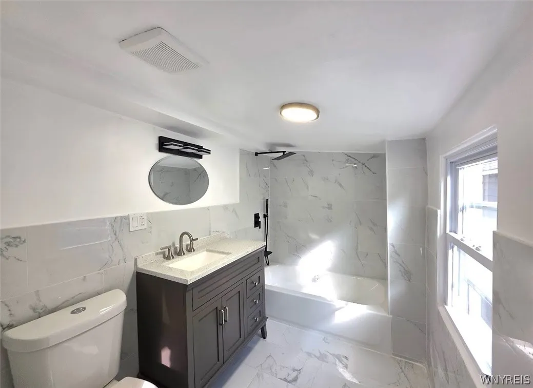 158 Como Park Boulevard, Cheektowaga, New York 142, Cheektowaga, New York 14227, 3 Bedroom Bedrooms, 6 Room Rooms,2 BathroomBathrooms,Residential,For Sale,158 Como Park Boulevard, Cheektowaga, New York 142,0,B1725450