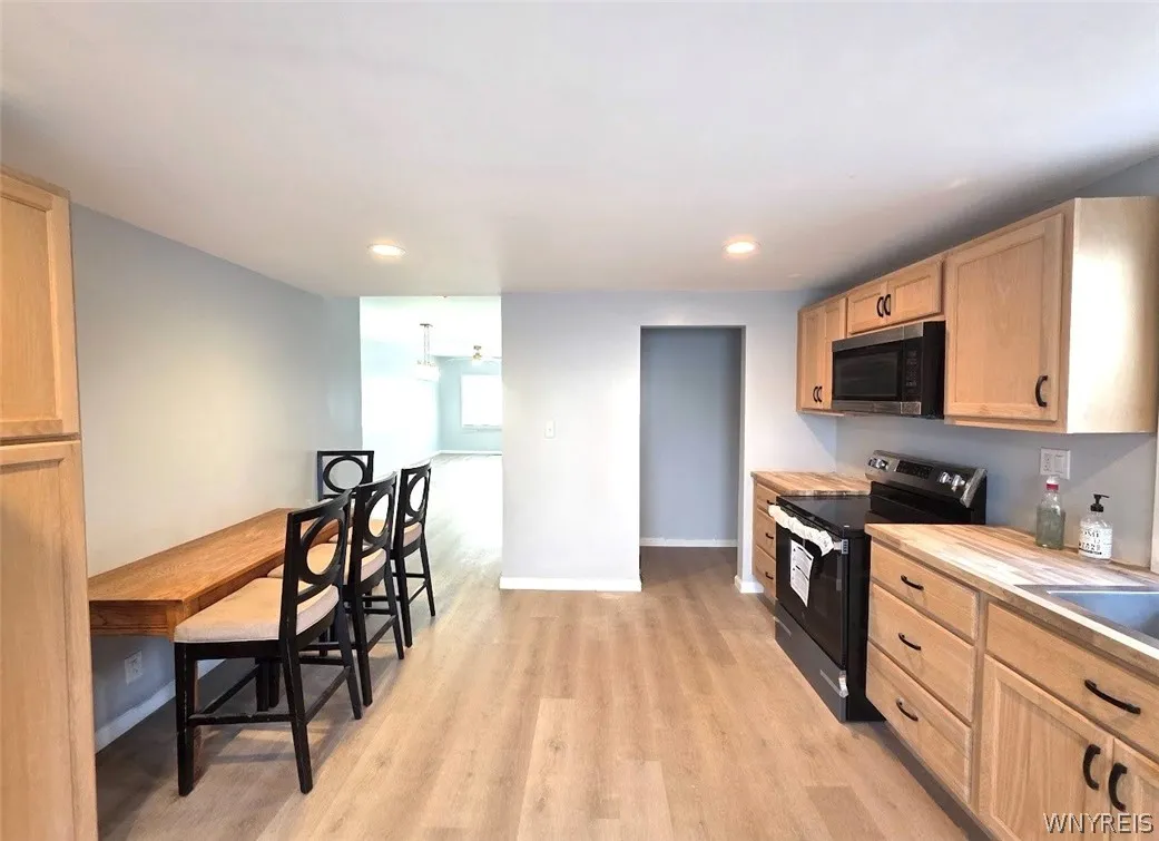 158 Como Park Boulevard, Cheektowaga, New York 142, Cheektowaga, New York 14227, 3 Bedroom Bedrooms, 6 Room Rooms,2 BathroomBathrooms,Residential,For Sale,158 Como Park Boulevard, Cheektowaga, New York 142,0,B1725450