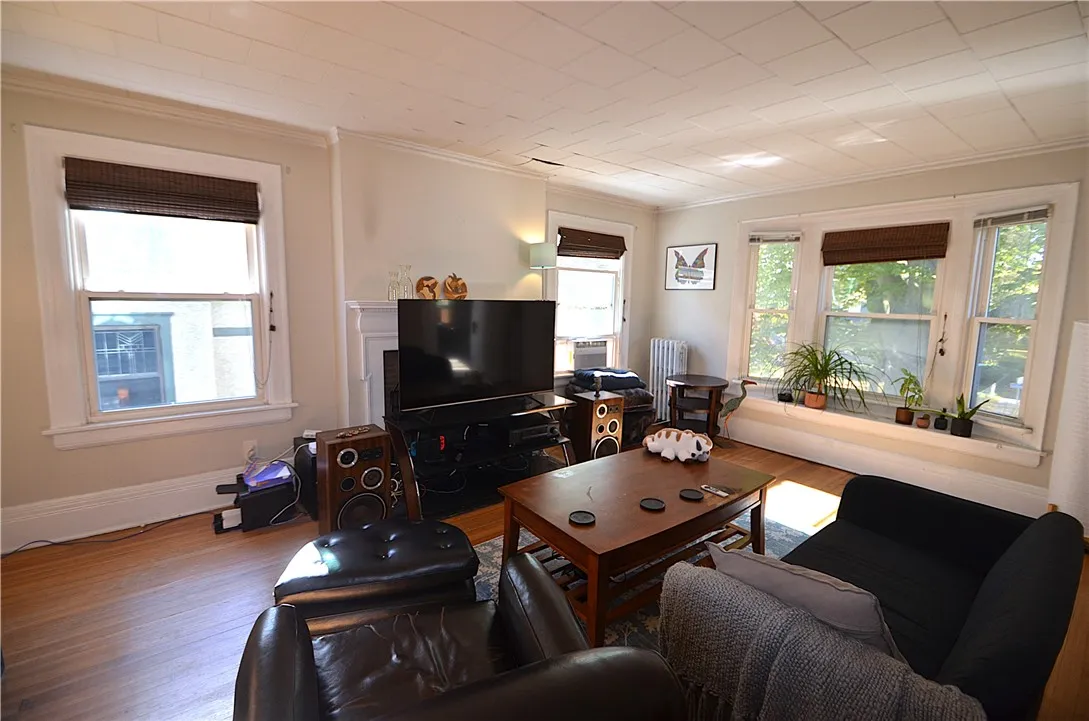 196 Culver Road, Rochester, New York 14607, Rochester, New York 14607, 6 Bedroom Bedrooms, ,5 BathroomBathrooms,Residential,For Sale,196 Culver Road, Rochester, New York 14607,0,R1725427