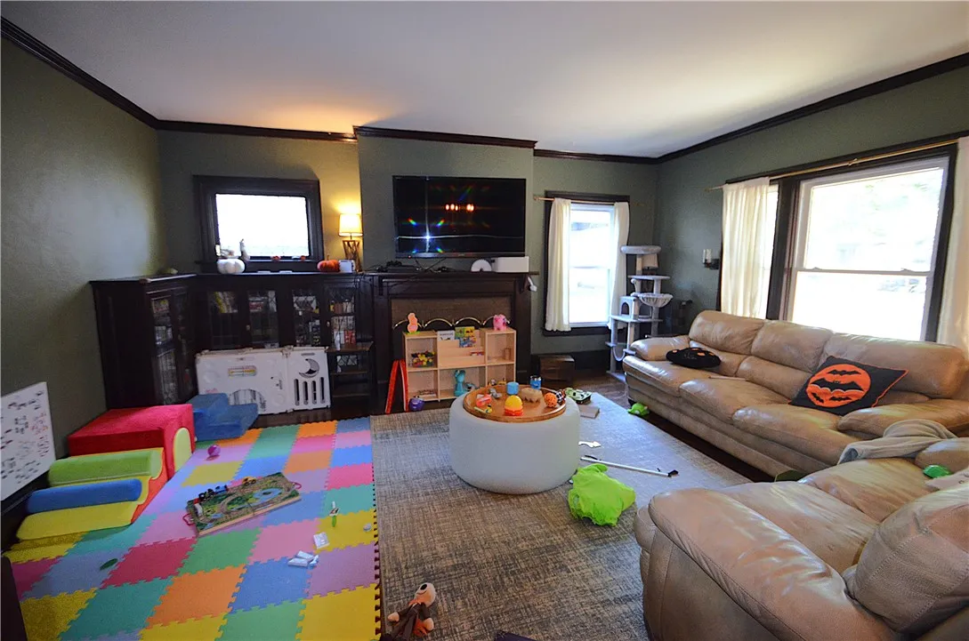 196 Culver Road, Rochester, New York 14607, Rochester, New York 14607, 6 Bedroom Bedrooms, ,5 BathroomBathrooms,Residential,For Sale,196 Culver Road, Rochester, New York 14607,0,R1725427