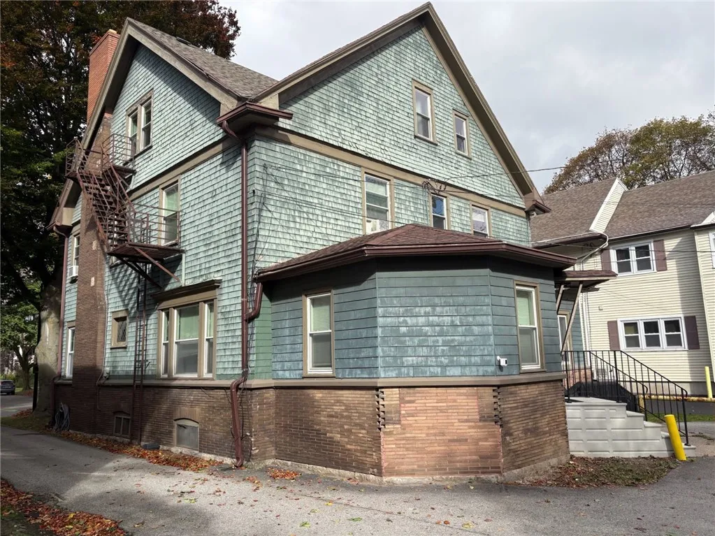 196 Culver Road, Rochester, New York 14607, Rochester, New York 14607, 6 Bedroom Bedrooms, ,5 BathroomBathrooms,Residential,For Sale,196 Culver Road, Rochester, New York 14607,0,R1725427