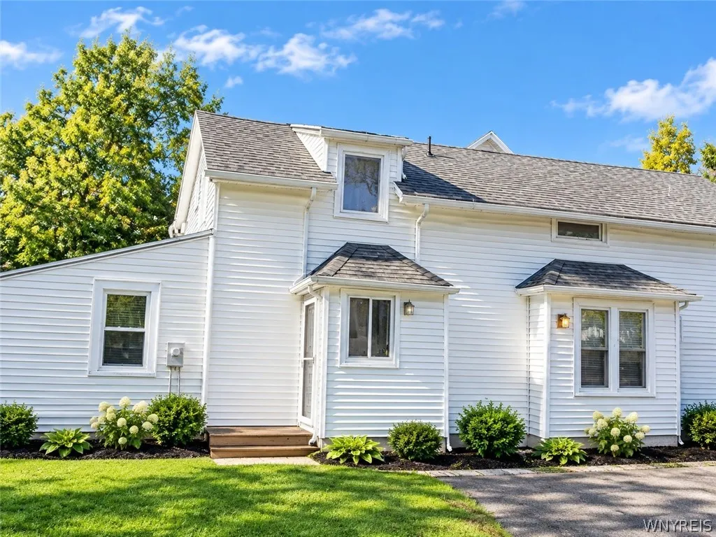 33 Lasalle Avenue, Buffalo, New York 14214, Buffalo, New York 14214, 5 Bedroom Bedrooms, ,2 BathroomBathrooms,Residential,For Sale,33 Lasalle Avenue, Buffalo, New York 14214,0,B1722979