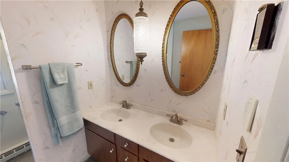 114 Hillview Court, Norwich, New York 13815, Norwich, New York 13815, 4 Bedroom Bedrooms, 11 Room Rooms,2 BathroomBathrooms,Residential,For Sale,114 Hillview Court, Norwich, New York 13815,0,R1724837