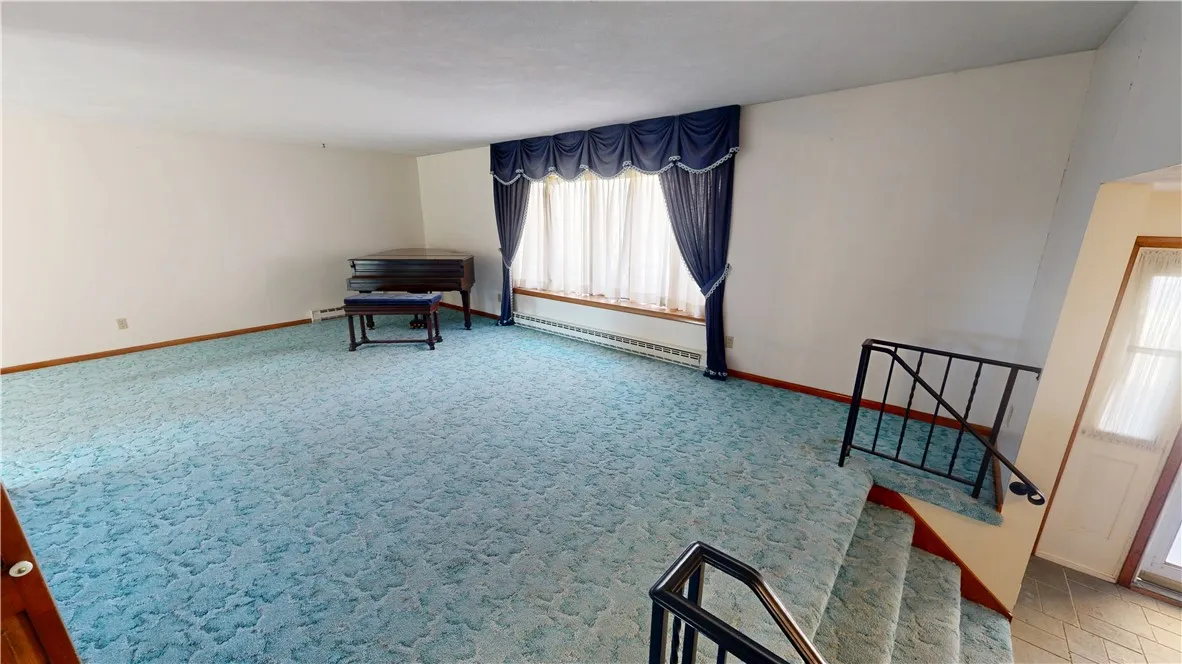 114 Hillview Court, Norwich, New York 13815, Norwich, New York 13815, 4 Bedroom Bedrooms, 11 Room Rooms,2 BathroomBathrooms,Residential,For Sale,114 Hillview Court, Norwich, New York 13815,0,R1724837