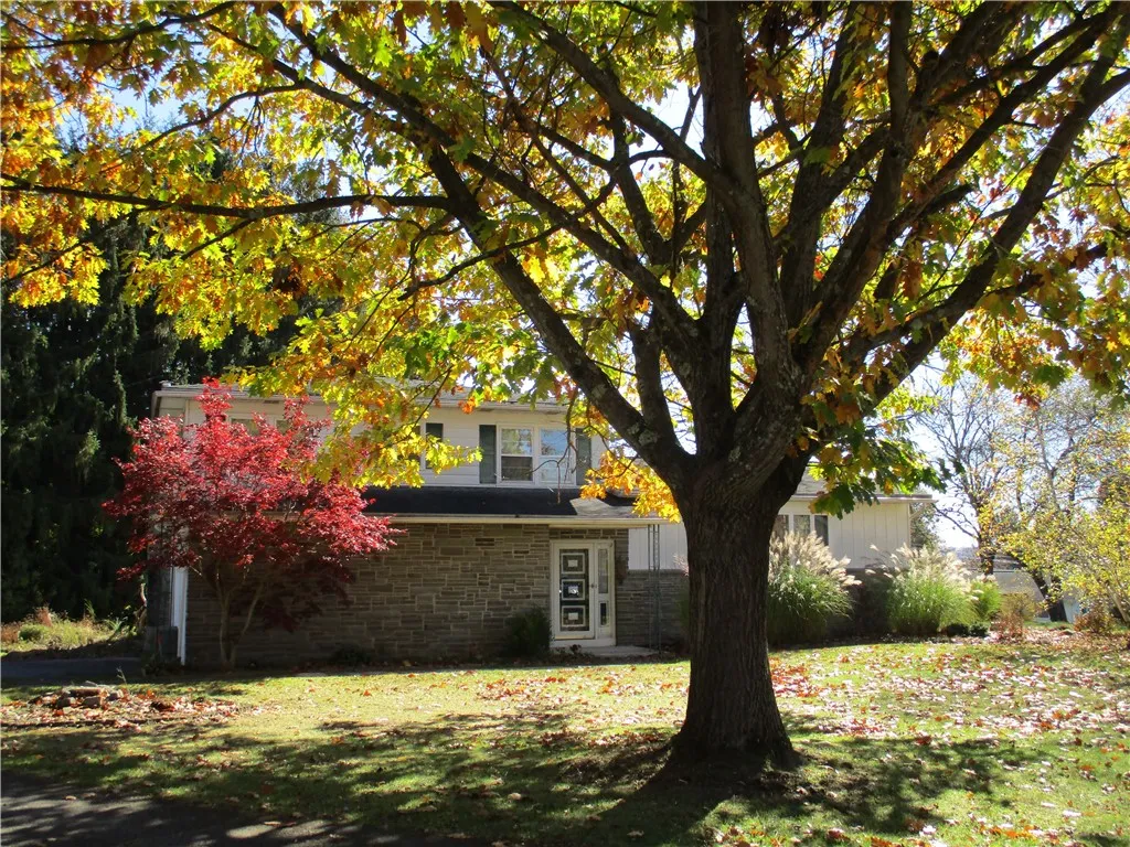 114 Hillview Court, Norwich, New York 13815, Norwich, New York 13815, 4 Bedroom Bedrooms, 11 Room Rooms,2 BathroomBathrooms,Residential,For Sale,114 Hillview Court, Norwich, New York 13815,0,R1724837
