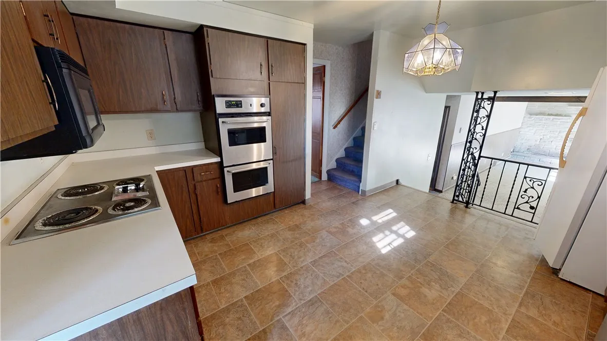 114 Hillview Court, Norwich, New York 13815, Norwich, New York 13815, 4 Bedroom Bedrooms, 11 Room Rooms,2 BathroomBathrooms,Residential,For Sale,114 Hillview Court, Norwich, New York 13815,0,R1724837