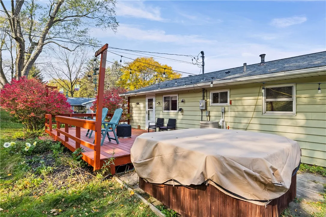 90 Caroline Drive, Gates, New York 14624, Gates, New York 14624, 3 Bedroom Bedrooms, 6 Room Rooms,1 BathroomBathrooms,Residential,For Sale,90 Caroline Drive, Gates, New York 14624,0,R1724502