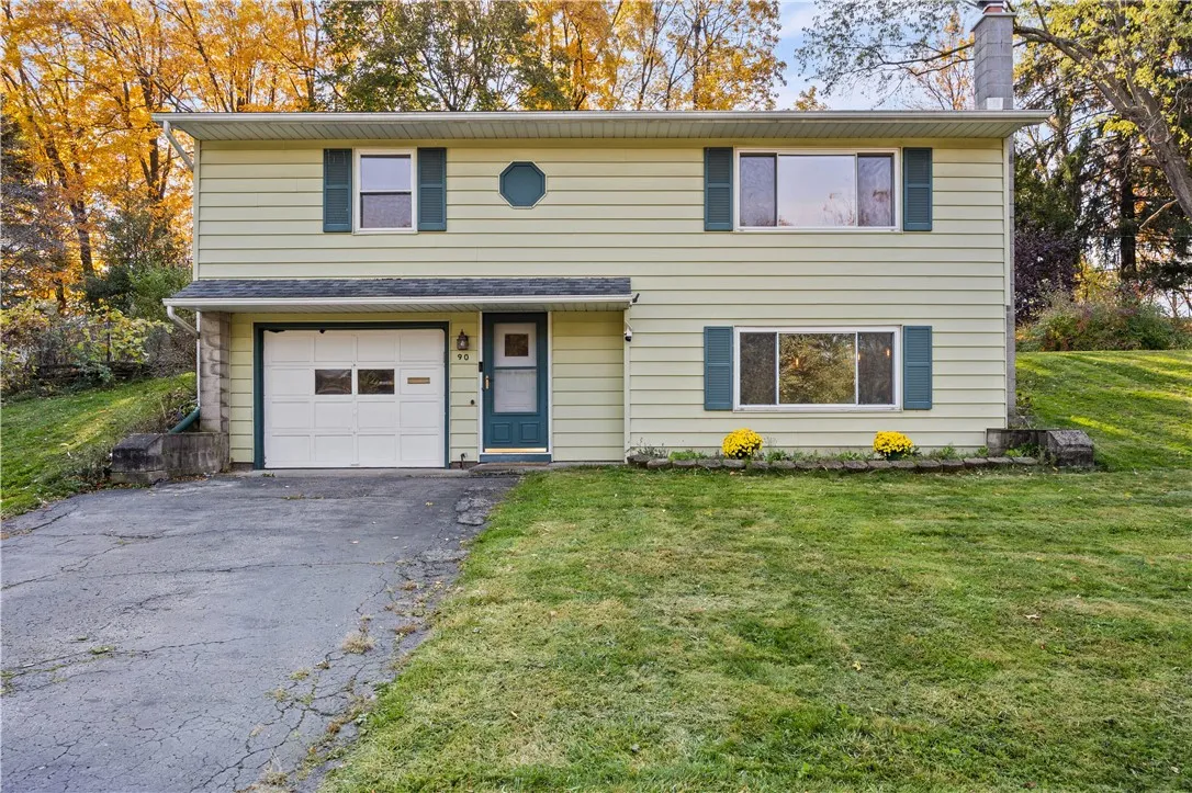90 Caroline Drive, Gates, New York 14624, Gates, New York 14624, 3 Bedroom Bedrooms, 6 Room Rooms,1 BathroomBathrooms,Residential,For Sale,90 Caroline Drive, Gates, New York 14624,0,R1724502