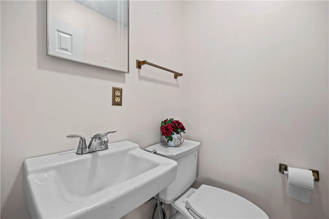 90 Caroline Drive, Gates, New York 14624, Gates, New York 14624, 3 Bedroom Bedrooms, 6 Room Rooms,1 BathroomBathrooms,Residential,For Sale,90 Caroline Drive, Gates, New York 14624,0,R1724502