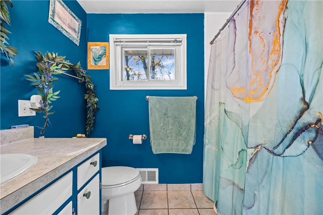 90 Caroline Drive, Gates, New York 14624, Gates, New York 14624, 3 Bedroom Bedrooms, 6 Room Rooms,1 BathroomBathrooms,Residential,For Sale,90 Caroline Drive, Gates, New York 14624,0,R1724502