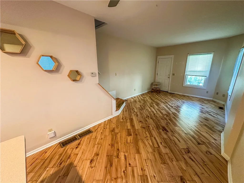 107.5 Comfort Street, Rochester, New York 14620, Rochester, New York 14620, 2 Bedroom Bedrooms, 6 Room Rooms,1 BathroomBathrooms,Residential Lease,For Rent,107.5 Comfort Street, Rochester, New York 14620,0,R1723252