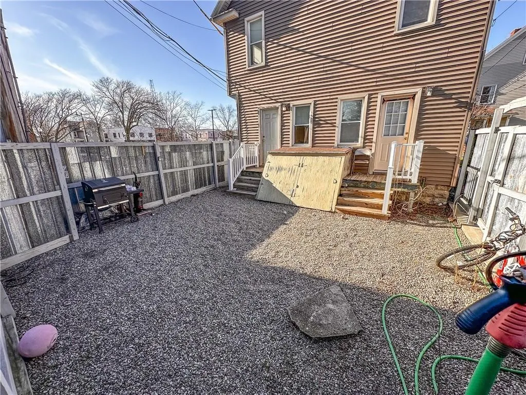 107.5 Comfort Street, Rochester, New York 14620, Rochester, New York 14620, 2 Bedroom Bedrooms, 6 Room Rooms,1 BathroomBathrooms,Residential Lease,For Rent,107.5 Comfort Street, Rochester, New York 14620,0,R1723252
