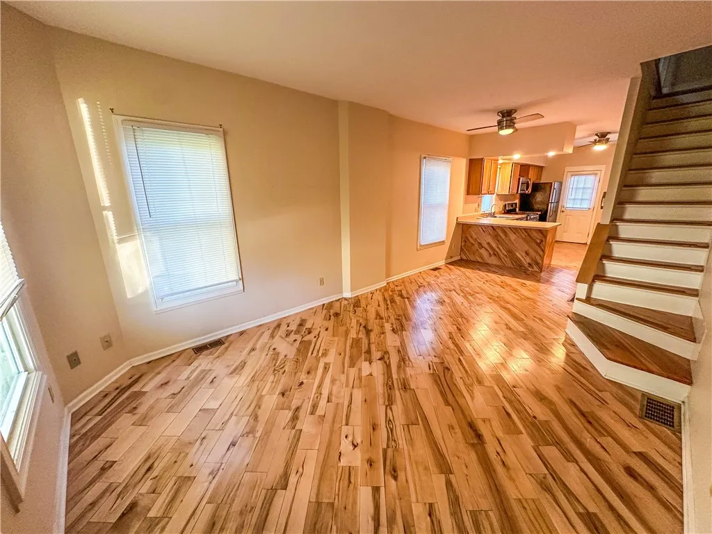 107.5 Comfort Street, Rochester, New York 14620, Rochester, New York 14620, 2 Bedroom Bedrooms, 6 Room Rooms,1 BathroomBathrooms,Residential Lease,For Rent,107.5 Comfort Street, Rochester, New York 14620,0,R1723252