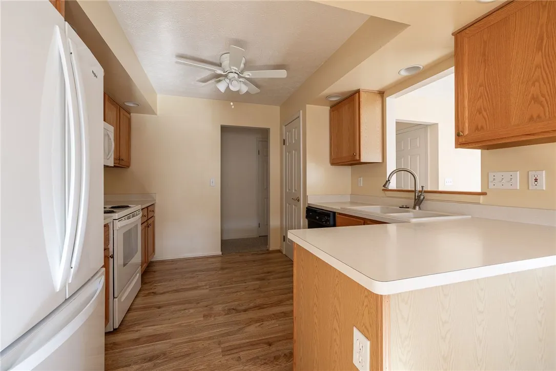 206 Twin Pines Court, Greece, New York 14616, Greece, New York 14616, 2 Bedroom Bedrooms, 7 Room Rooms,2 BathroomBathrooms,Residential,For Sale,206 Twin Pines Court, Greece, New York 14616,0,R1725629
