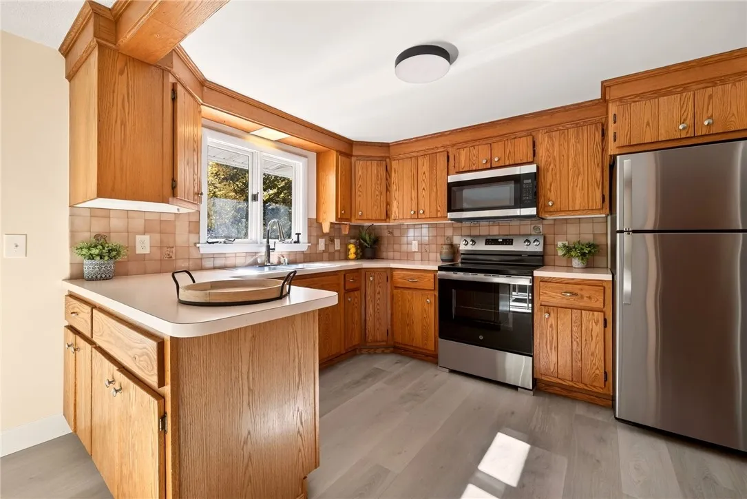 7088 Randall Road, Leroy, New York 14482, Leroy, New York 14482, 2 Bedroom Bedrooms, 6 Room Rooms,1 BathroomBathrooms,Residential,For Sale,7088 Randall Road, Leroy, New York 14482,0,R1725003