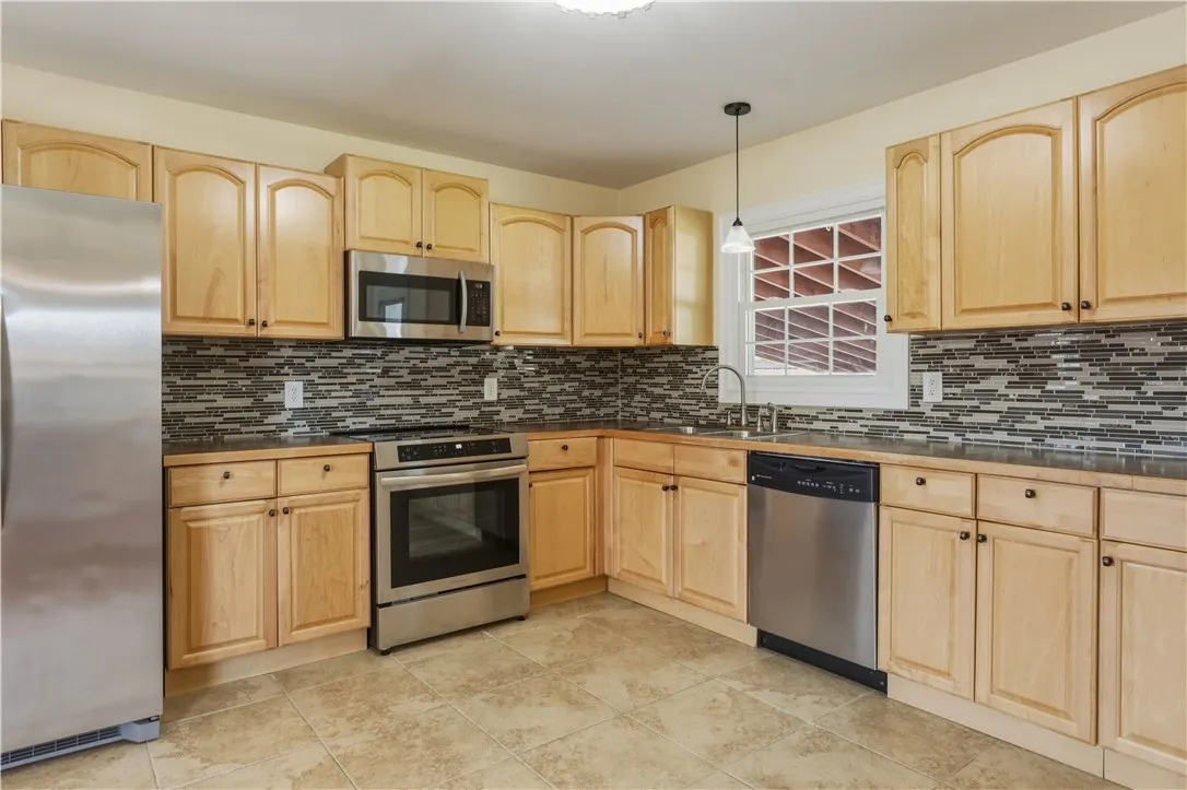 202 Weller Avenue, Horseheads, New York 14845, Horseheads, New York 14845, 3 Bedroom Bedrooms, 7 Room Rooms,2 BathroomBathrooms,Residential,For Sale,202 Weller Avenue, Horseheads, New York 14845,0,R1723741