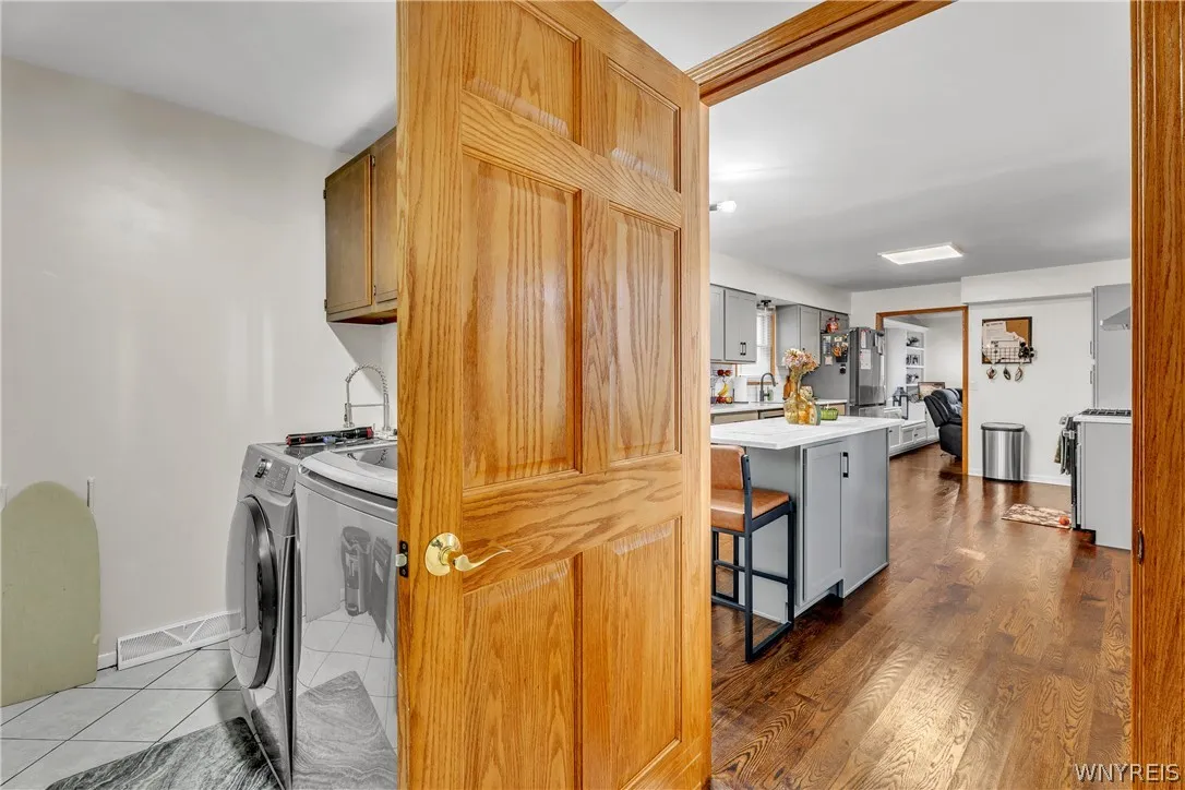 2275 Dodge Road, Amherst, New York 14051, Amherst, New York 14051, 3 Bedroom Bedrooms, 6 Room Rooms,2 BathroomBathrooms,Residential,For Sale,2275 Dodge Road, Amherst, New York 14051,0,B1725476