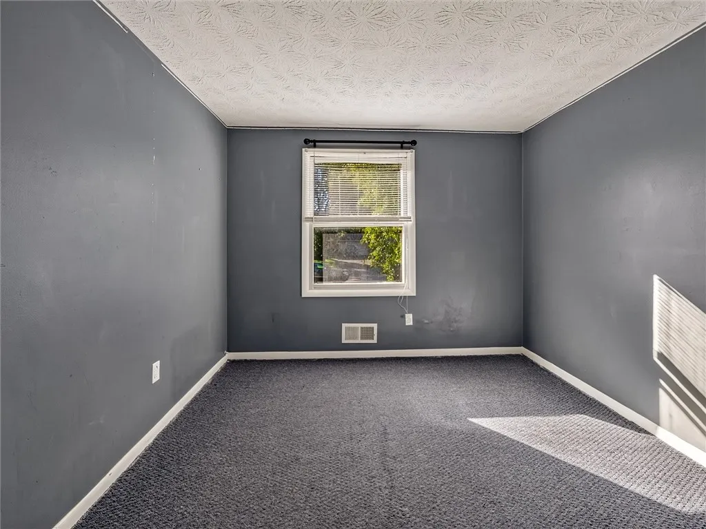 176 Drumcliff Way, Greece, New York 14612, Greece, New York 14612, 4 Bedroom Bedrooms, 8 Room Rooms,1 BathroomBathrooms,Residential,For Sale,176 Drumcliff Way, Greece, New York 14612,0,R1725397