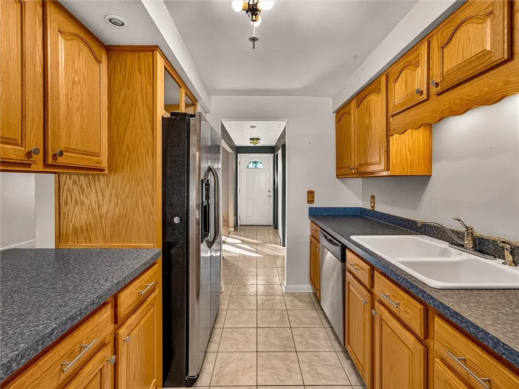 176 Drumcliff Way, Greece, New York 14612, Greece, New York 14612, 4 Bedroom Bedrooms, 8 Room Rooms,1 BathroomBathrooms,Residential,For Sale,176 Drumcliff Way, Greece, New York 14612,0,R1725397