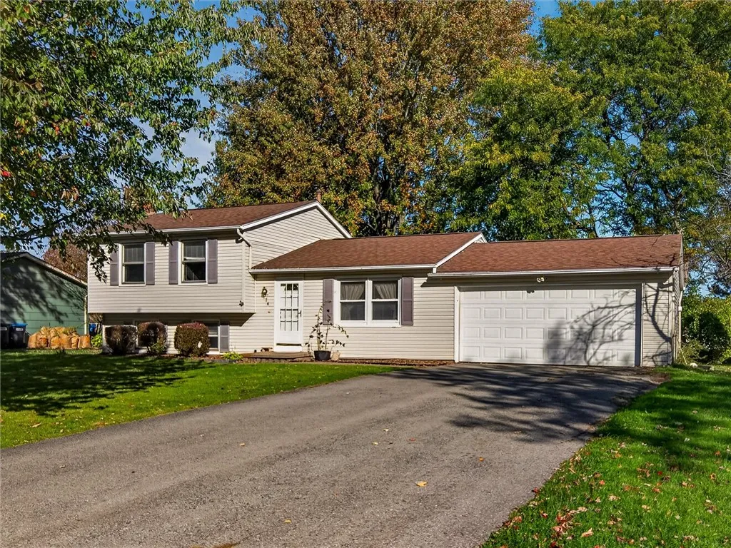 176 Drumcliff Way, Greece, New York 14612, Greece, New York 14612, 4 Bedroom Bedrooms, 8 Room Rooms,1 BathroomBathrooms,Residential,For Sale,176 Drumcliff Way, Greece, New York 14612,0,R1725397