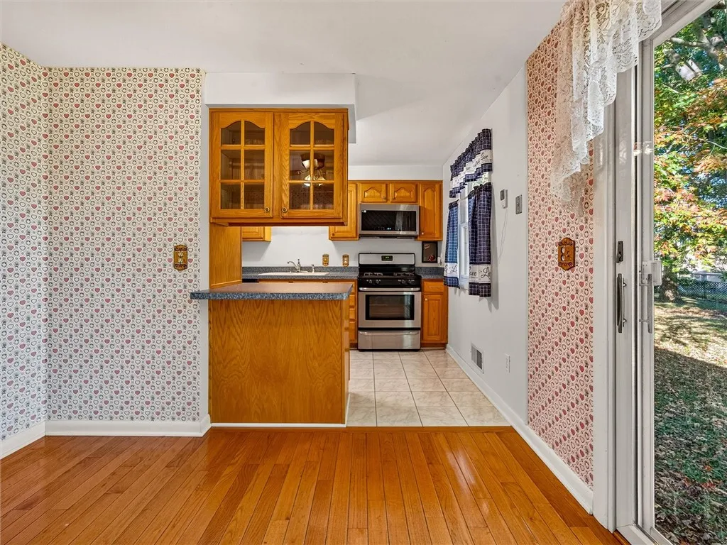 176 Drumcliff Way, Greece, New York 14612, Greece, New York 14612, 4 Bedroom Bedrooms, 8 Room Rooms,1 BathroomBathrooms,Residential,For Sale,176 Drumcliff Way, Greece, New York 14612,0,R1725397