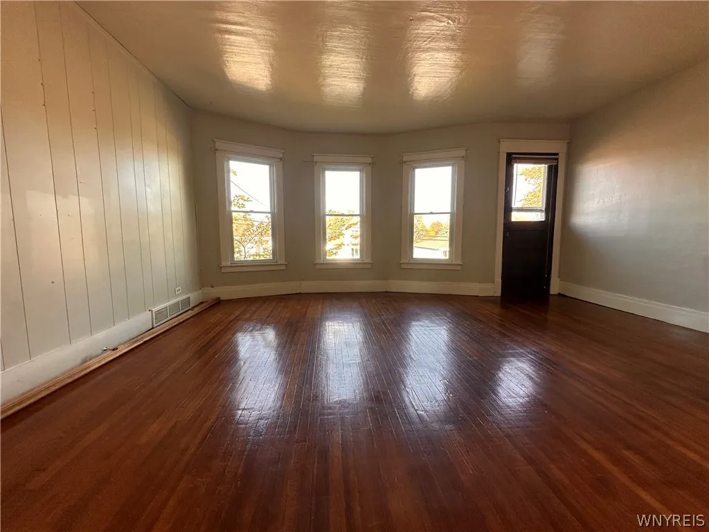 743 Tifft Street, Buffalo, New York 14220, Buffalo, New York 14220, 6 Bedroom Bedrooms, ,2 BathroomBathrooms,Residential,For Sale,743 Tifft Street, Buffalo, New York 14220,0,B1725660