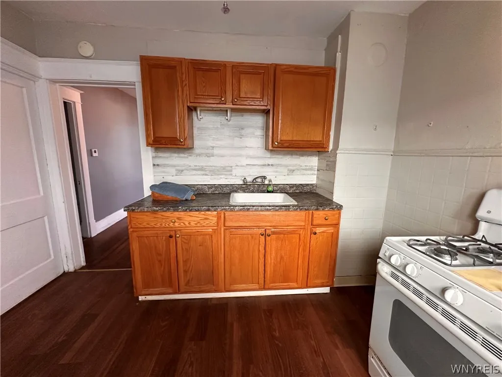 743 Tifft Street, Buffalo, New York 14220, Buffalo, New York 14220, 6 Bedroom Bedrooms, ,2 BathroomBathrooms,Residential,For Sale,743 Tifft Street, Buffalo, New York 14220,0,B1725660