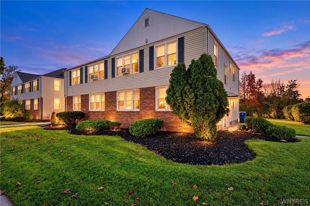 703 Saint Lawrence Avenue, Buffalo, New York 14216, Buffalo, New York 14216, 8 Bedroom Bedrooms, ,4 BathroomBathrooms,Residential,For Sale,703 Saint Lawrence Avenue, Buffalo, New York 14216,0,B1721067
