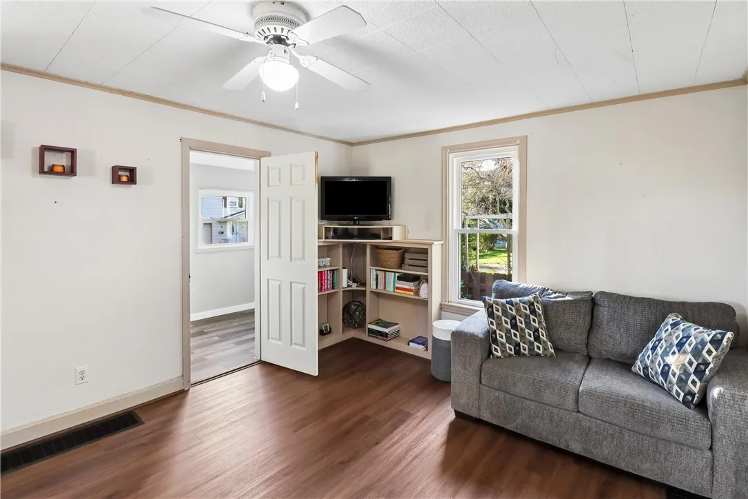 15 Dewey Avenue, Irondequoit, New York 14617, Irondequoit, New York 14617, 3 Bedroom Bedrooms, 7 Room Rooms,1 BathroomBathrooms,Residential,For Sale,15 Dewey Avenue, Irondequoit, New York 14617,0,R1723403