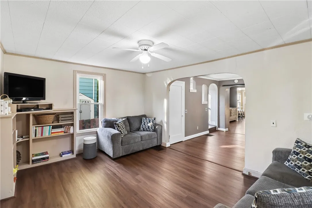 15 Dewey Avenue, Irondequoit, New York 14617, Irondequoit, New York 14617, 3 Bedroom Bedrooms, 7 Room Rooms,1 BathroomBathrooms,Residential,For Sale,15 Dewey Avenue, Irondequoit, New York 14617,0,R1723403
