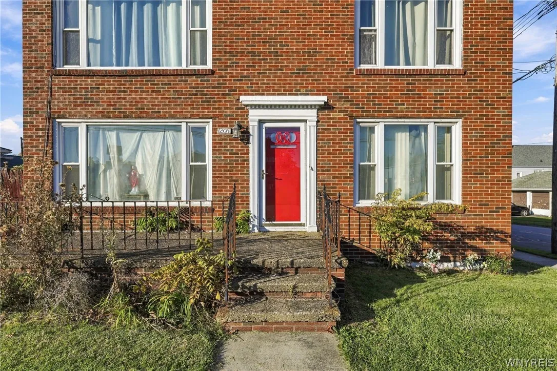 1206 Ridge Road, Lackawanna, New York 14218, Lackawanna, New York 14218, 6 Bedroom Bedrooms, ,2 BathroomBathrooms,Residential,For Sale,1206 Ridge Road, Lackawanna, New York 14218,0,B1725678