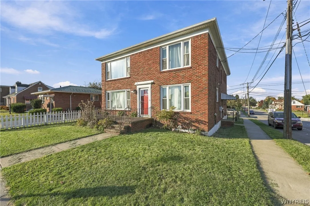 1206 Ridge Road, Lackawanna, New York 14218, Lackawanna, New York 14218, 6 Bedroom Bedrooms, ,2 BathroomBathrooms,Residential,For Sale,1206 Ridge Road, Lackawanna, New York 14218,0,B1725678