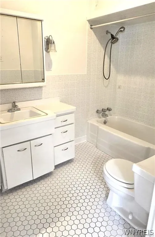 116 College Street, Buffalo, New York 14201, Buffalo, New York 14201, 1 Bedroom Bedrooms, 4 Room Rooms,1 BathroomBathrooms,Residential Lease,For Rent,116 College Street, Buffalo, New York 14201,0,B1725679