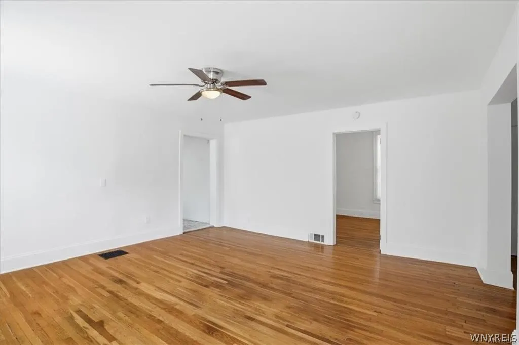 116 College Street, Buffalo, New York 14201, Buffalo, New York 14201, 1 Bedroom Bedrooms, 4 Room Rooms,1 BathroomBathrooms,Residential Lease,For Rent,116 College Street, Buffalo, New York 14201,0,B1725679