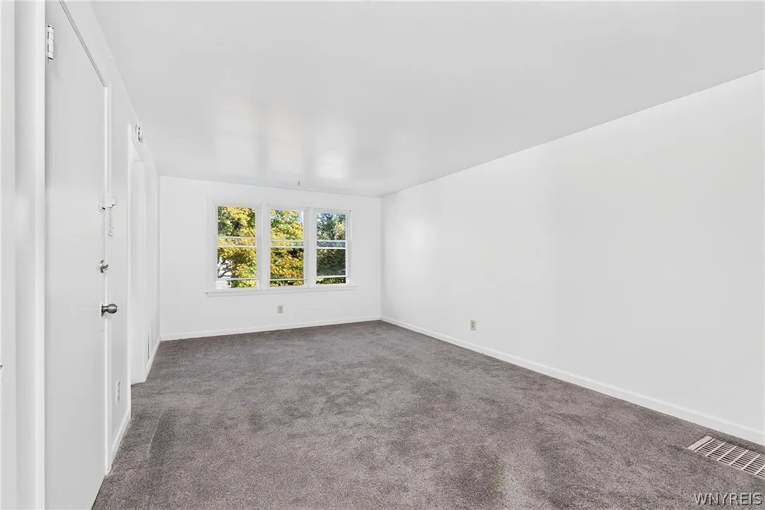 703 Saint Lawrence Avenue, Buffalo, New York 14216, Buffalo, New York 14216, 16 Bedroom Bedrooms, ,Multi Family,For Sale,703 Saint Lawrence Avenue, Buffalo, New York 14216,0,B1725686