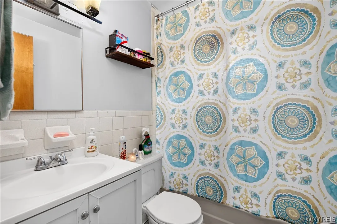 703 Saint Lawrence Avenue, Buffalo, New York 14216, Buffalo, New York 14216, 16 Bedroom Bedrooms, ,Multi Family,For Sale,703 Saint Lawrence Avenue, Buffalo, New York 14216,0,B1725686
