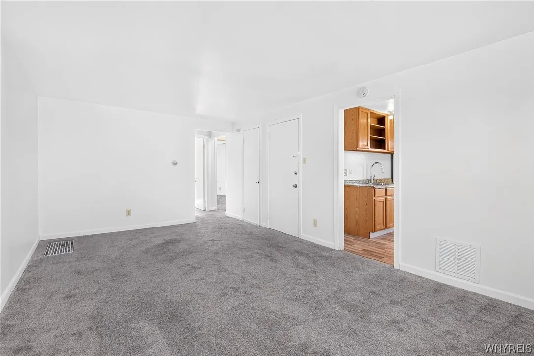 703 Saint Lawrence Avenue, Buffalo, New York 14216, Buffalo, New York 14216, 16 Bedroom Bedrooms, ,Multi Family,For Sale,703 Saint Lawrence Avenue, Buffalo, New York 14216,0,B1725686