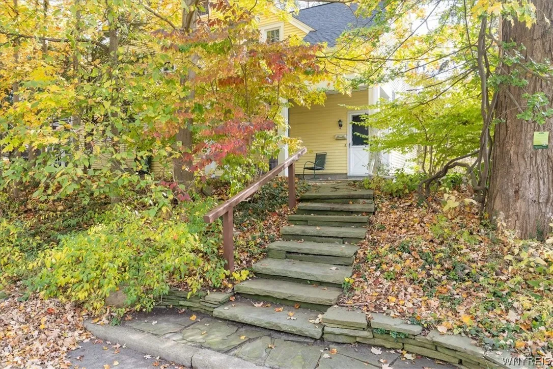 170 Pine St, Aurora, New York 14052, Aurora, New York 14052, 4 Bedroom Bedrooms, 11 Room Rooms,2 BathroomBathrooms,Residential,For Sale,170 Pine St, Aurora, New York 14052,0,B1725696
