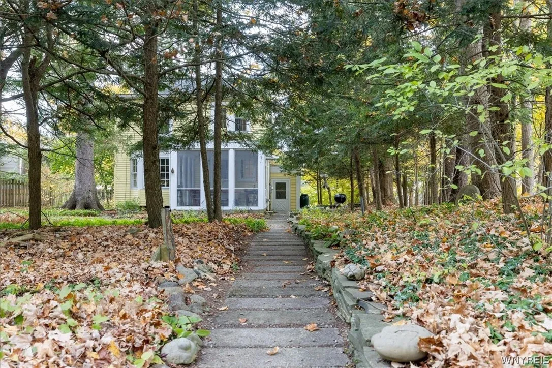 170 Pine St, Aurora, New York 14052, Aurora, New York 14052, 4 Bedroom Bedrooms, 11 Room Rooms,2 BathroomBathrooms,Residential,For Sale,170 Pine St, Aurora, New York 14052,0,B1725696
